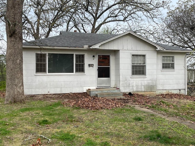 view of front of home with a front yard