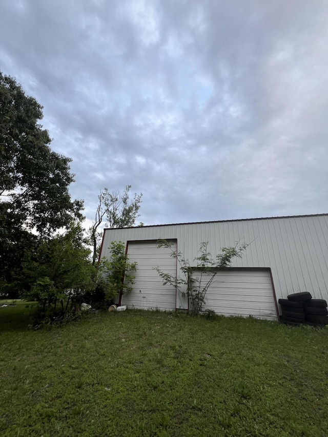 429 S Eagle Ave, Norwood, MO 65717 - view of pole building with a lawn