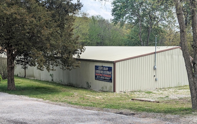 exterior space featuring a yard