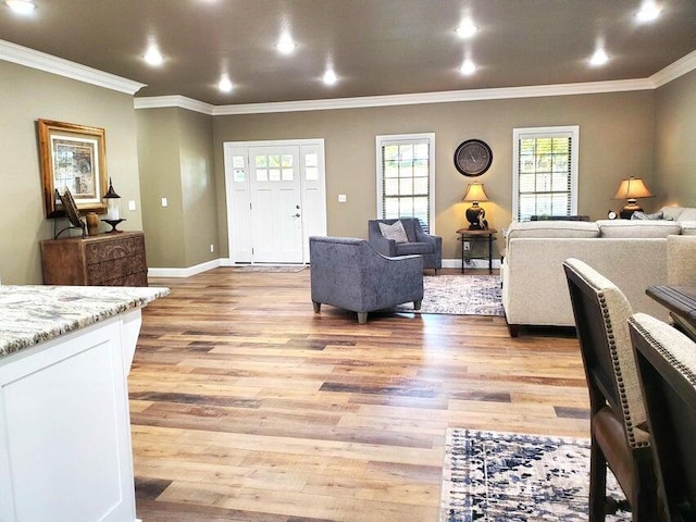 21942 Mill Creek Cir, Shell Knob, MO 65747 - living room featuring baseboards, recessed lighting, light wood-style floors, and ornamental molding