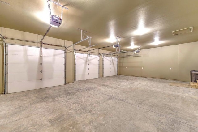 21942 Mill Creek Cir, Shell Knob, MO 65747 - garage with a garage door opener