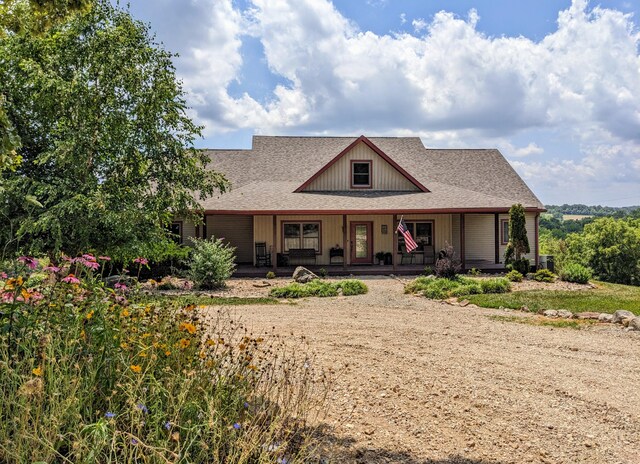 view of front of home with covered porch