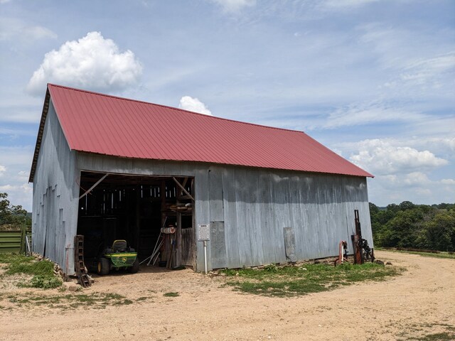 view of outdoor structure