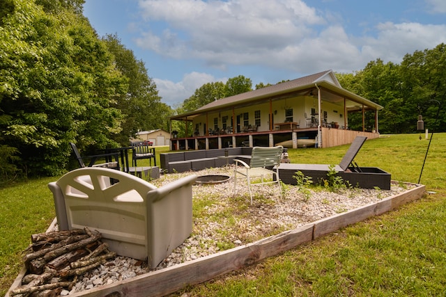 exterior space featuring a lawn