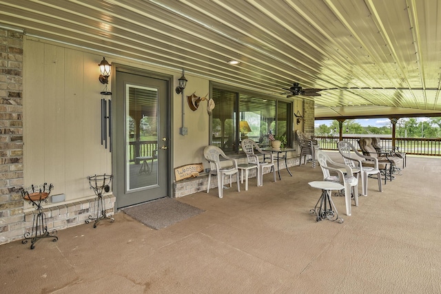 view of patio featuring a porch and a ceiling fan
