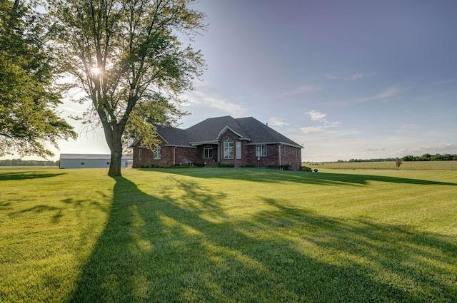 view of front of house featuring a front yard