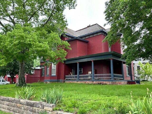 624 S Ash St, Nevada, MO 64772 - view of front of home