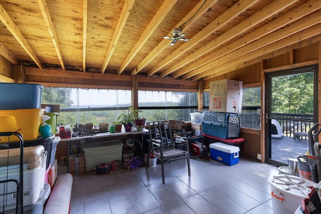 sunroom / solarium with ceiling fan