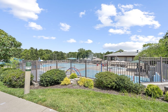 5233 S Stirling Way, Springfield, MO 65809 - pool with fence