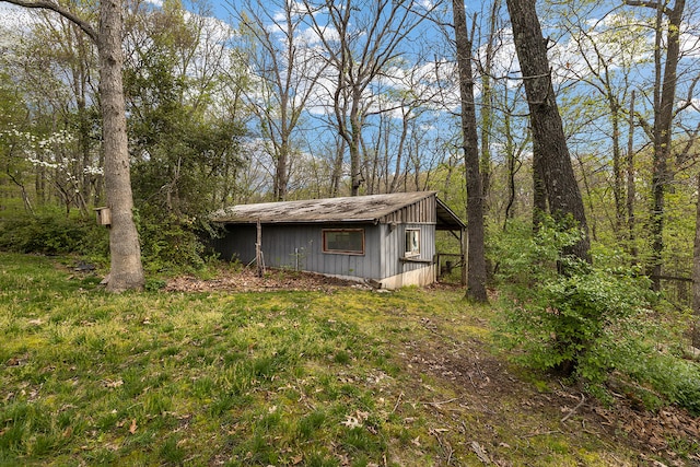 view of outbuilding