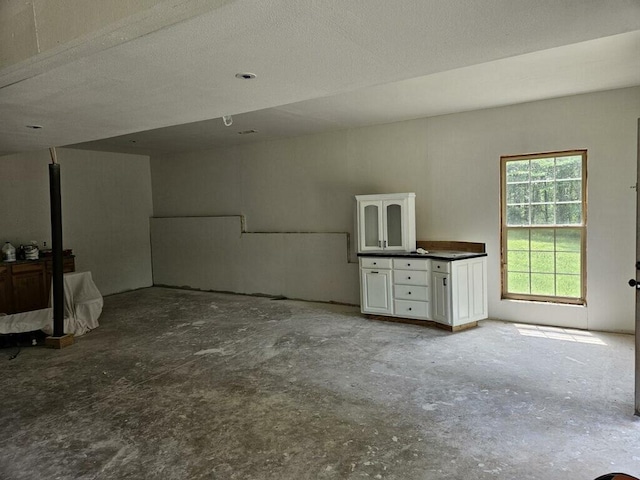 2800 Briaroaks Ln, Joplin, MO 64804 - interior space featuring unfinished concrete floors