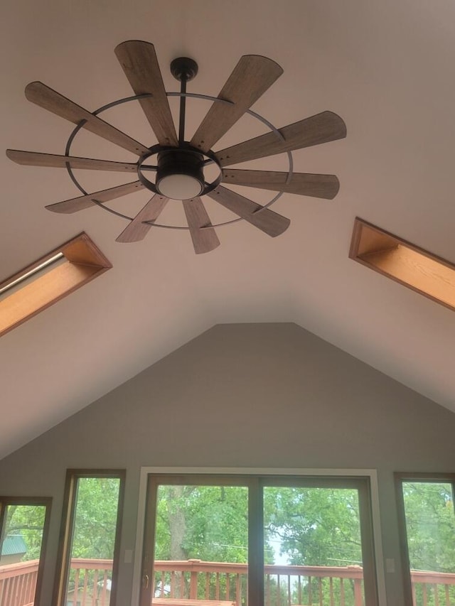 room details featuring a skylight