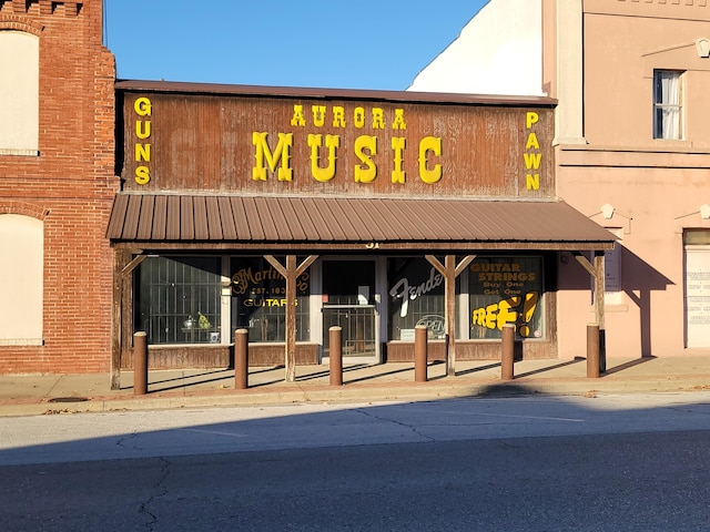 view of building exterior