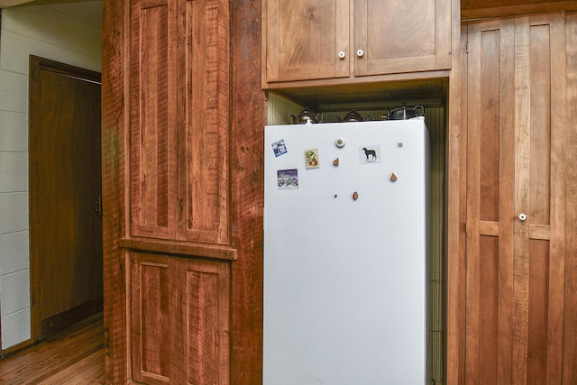 room details featuring freestanding refrigerator