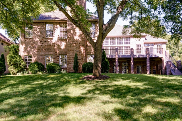 view of front of property with a front yard