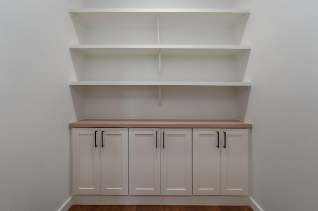 2153 E Will St, Republic, MO 65738 - room details featuring baseboards and wood finished floors