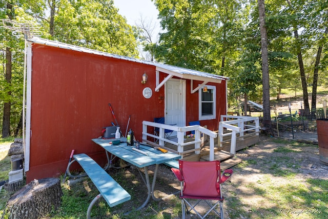 view of outdoor structure