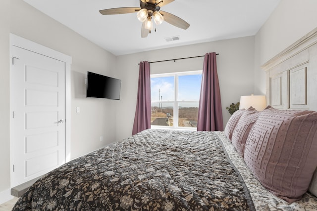 bedroom with ceiling fan