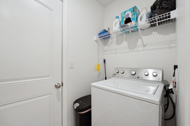 laundry area with washer / clothes dryer