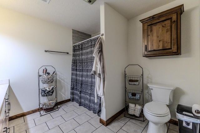 7084 Logan Rd, Hartville, MO 65667 - full bath featuring baseboards, toilet, a shower with curtain, and tile patterned floors