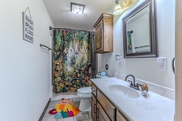 7084 Logan Rd, Hartville, MO 65667 - full bathroom featuring a shower with shower curtain, tile patterned floors, vanity, and toilet