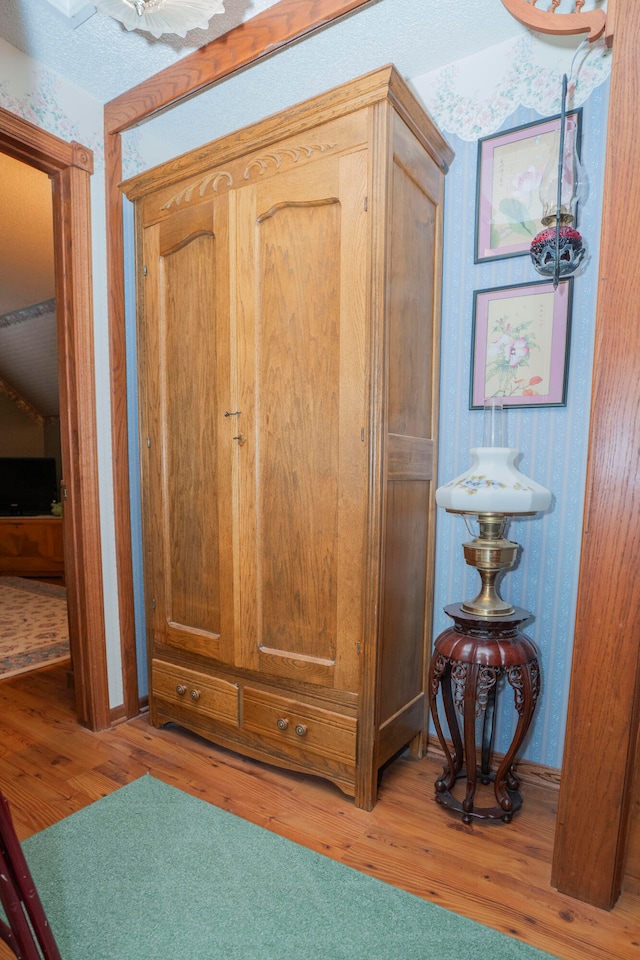 room details with hardwood / wood-style floors