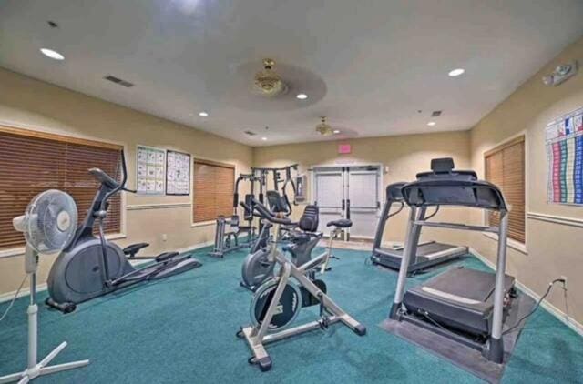 gym with carpet flooring