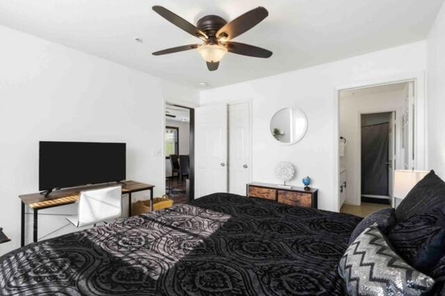 bedroom featuring ceiling fan