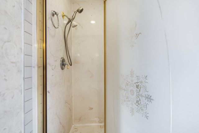 127 Kachina Trl, Branson West, MO 65737 - full bath with a marble finish shower