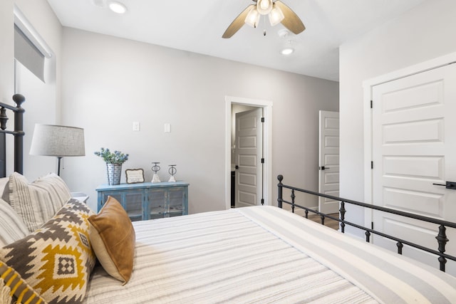 bedroom with ceiling fan