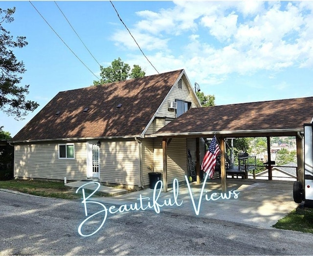 view of front of house