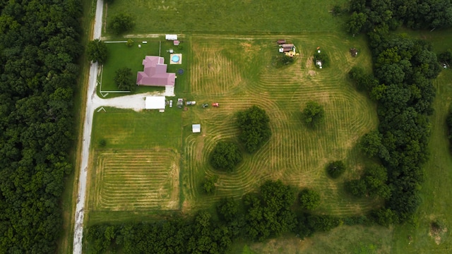 birds eye view of property featuring a rural view