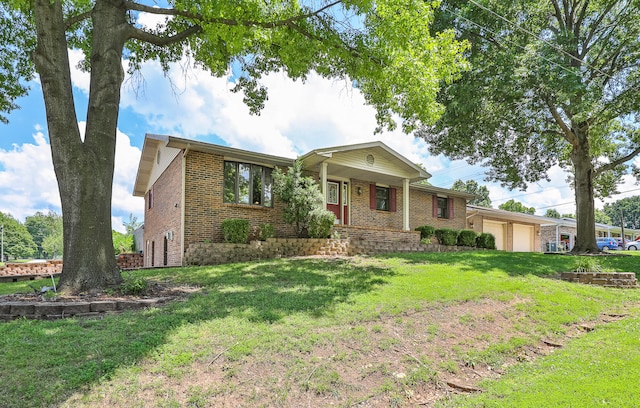 view of front of house featuring a front yard