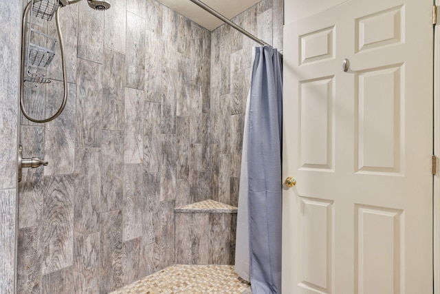 bathroom with curtained shower