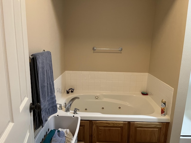 1316 E 476th Rd, Bolivar, MO 65613 - bathroom with a whirlpool tub
