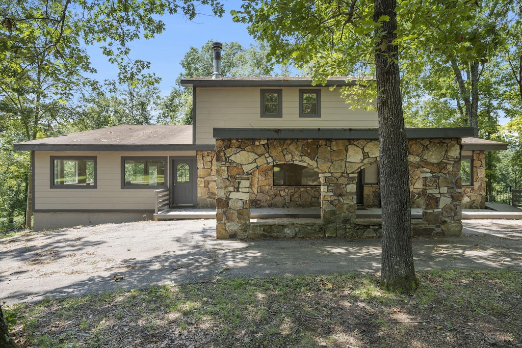 view of front of home featuring a patio area