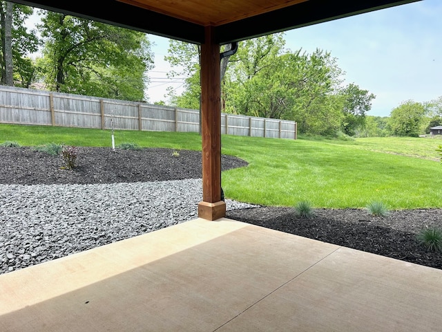 2978 E Kemmling Ln, Springfield, MO 65804 - view of yard with a patio area