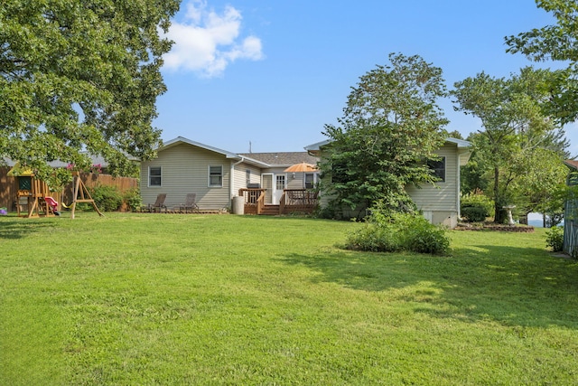 view of yard featuring a playground