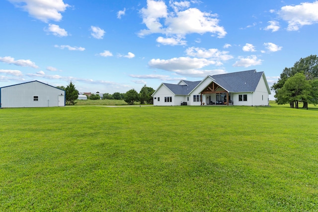 view of front facade with a front lawn