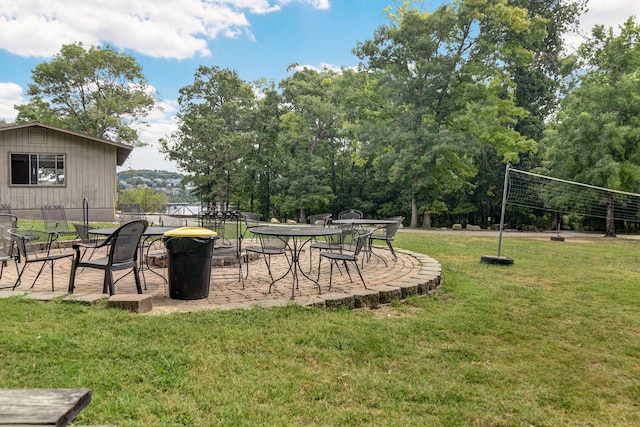 view of yard with a patio area