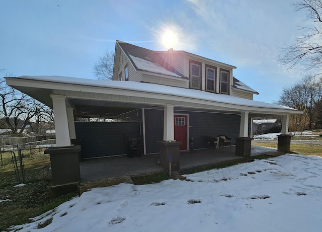 view of front of house featuring covered porch