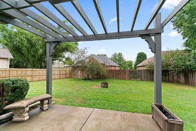 view of yard featuring a pergola and a patio area