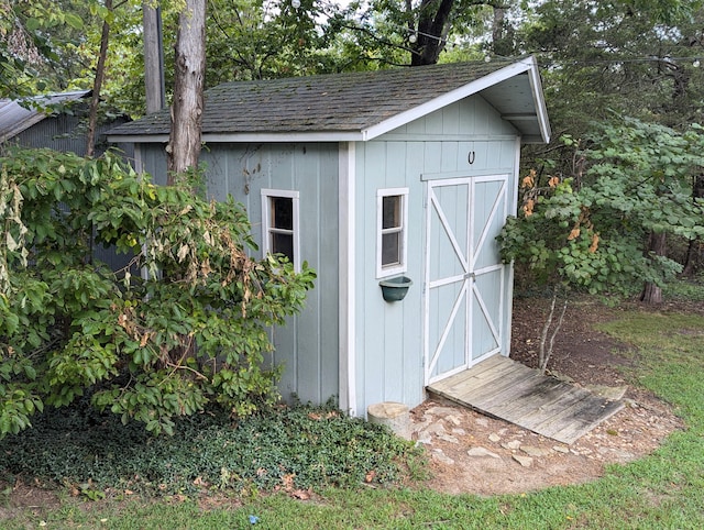 view of outbuilding