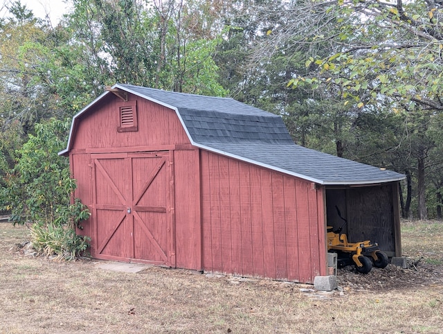 view of outbuilding