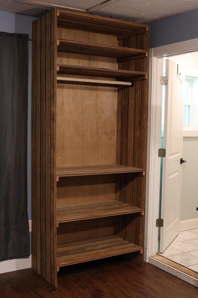 327 E Chestnut St, Bolivar, MO 65613 - view of closet