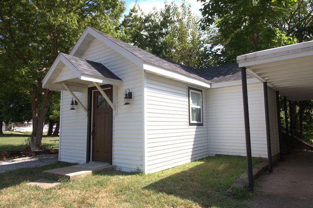 327 E Chestnut St, Bolivar, MO 65613 - view of outbuilding