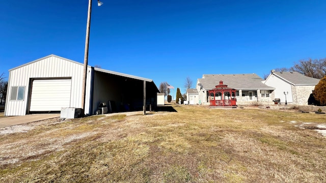 exterior space featuring a lawn