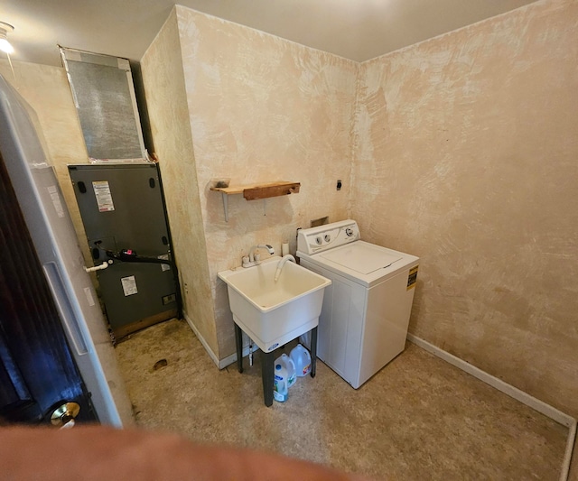 laundry area featuring washer / clothes dryer