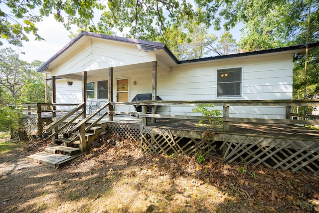 view of front facade featuring a deck