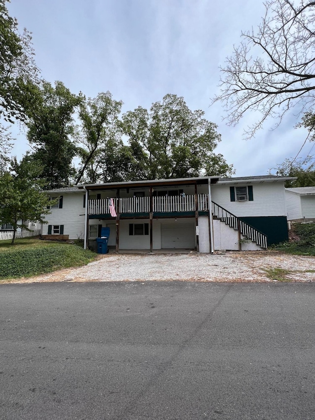 view of front of property